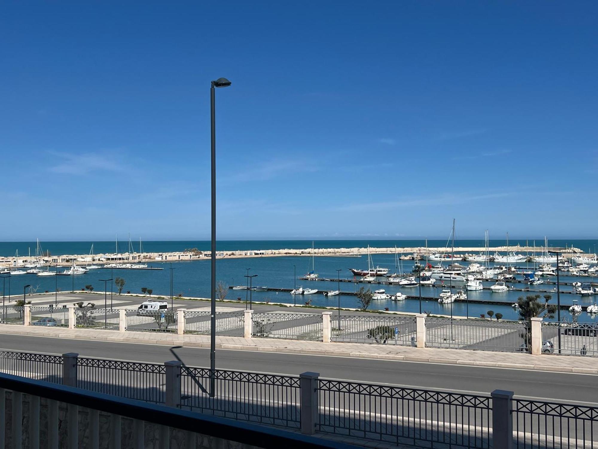 Апартаменты Casa Roberta With Balcony And Sea View Вьесте Экстерьер фото